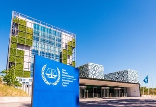米国はなぜ「一枚のリスト」で人の生活を止められるのか。ICC赤根智子所長への制裁が暴く「決済という兵器」