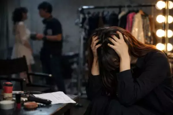 元セクシー女優が暴露する「女優が干される瞬間」のリアル。理不尽な理由で干す事務所の“ブラックな実態”