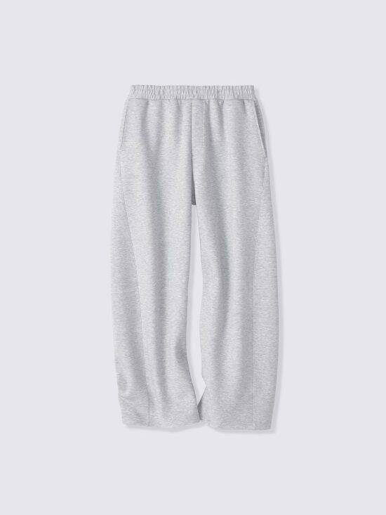「楽な格好＝だらしない」を卒業。ユニクロ・GU・無印良品でプロが愛用する“大人の普段着”6選