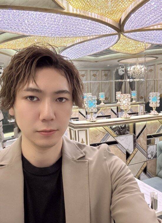 「警察学校の同期だった2人」が歌舞伎町で再会し、ホストとして働くまで「警察官になるのも悪くないと思っていたが…」