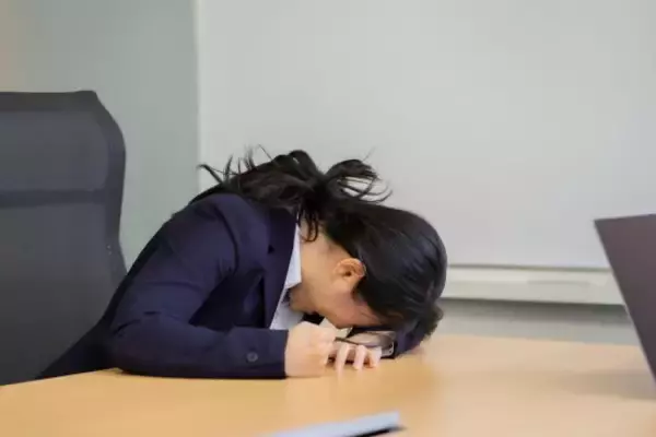 新人社員が異例の「試用期間で契約終了」になったワケ。2日連続で欠勤した理由にア然――大反響セレクション