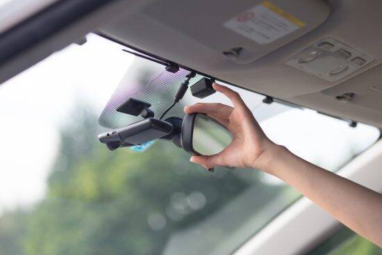 “あおり運転”してきた車の運転手が「窓を開けろ」信じられない行動に呆然。女性警察官の対応に心が救われた――週末ベスト