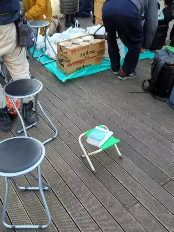 「牛丼1杯もらうのに2時間説教。“タダ”では済まない「炊き出し」の現場」の画像