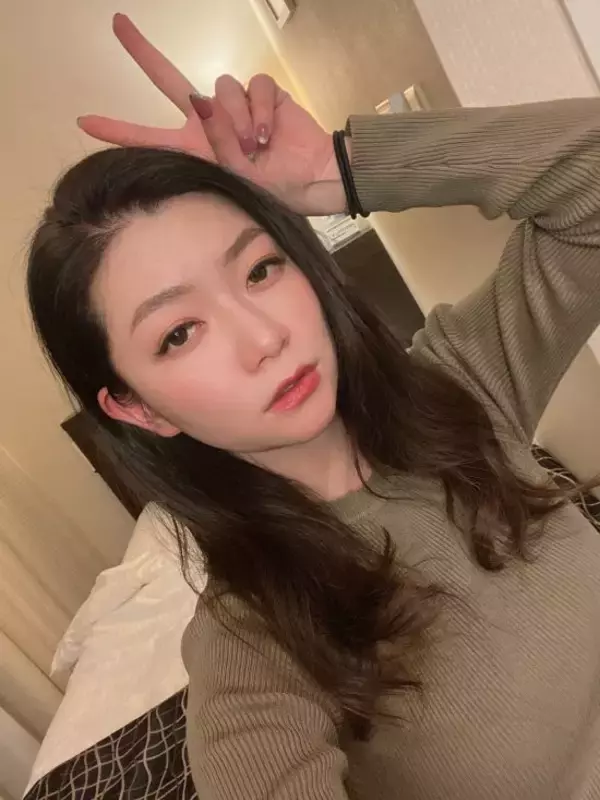 「近所に引っ越しました」複数人での飲み会の予定が直前に“サシ飲み”に…職場の迷惑「セクハラおじさん」10選