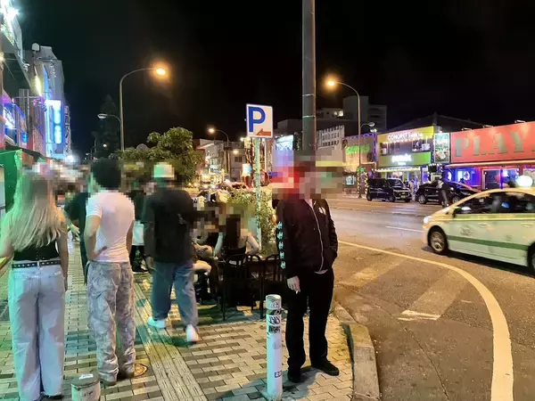 「沖縄の空き家から「2億円」。壁の中に眠っていた遺産のナゾと、肝試しで“宝”を当てた少年たちの「衝撃の末路」」の画像