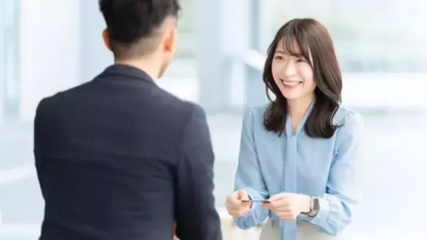 「仕事はできるのに「なぜか評価されない人」の盲点。高価な時計で武装しても意味ナシ、商談相手が絶望する“口元の汚れ”」の画像