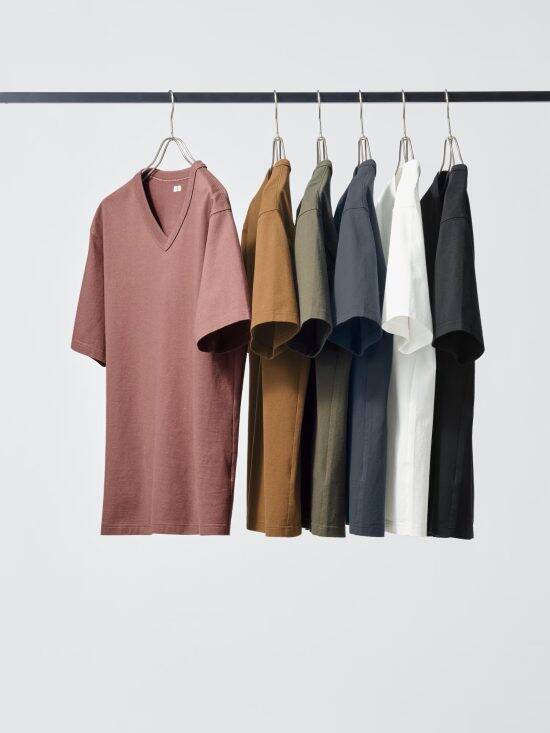 ユニクロのTシャツ「590円で買える傑作」「圧倒的な高級感と頑丈さ」絶対に買い逃してはいけない5アイテム