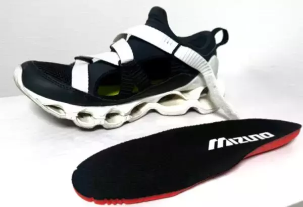 「「通気性はいいはずなのに、サンダルが臭う…」に共通している3つのパターン。その原因、実は足だけではなかった」の画像