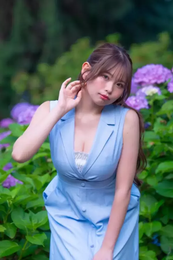 「製薬会社の研究職」からグラドルに転身した28歳女性が持つ“露出の流儀”。あえて「過激な衣装」を着るのも“必然性”があった