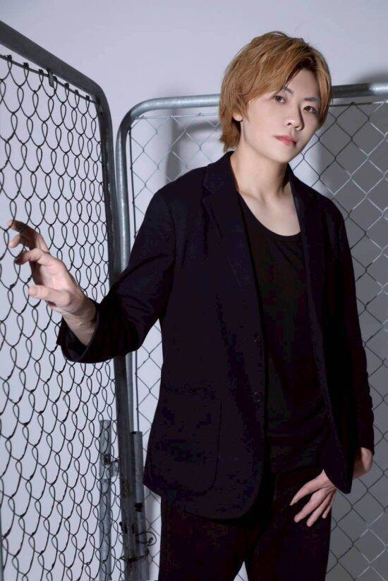 壮絶なイジメを経験した「184センチ120キロ」の早稲田卒男性が歌舞伎町でホストになるまで