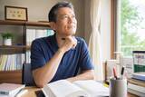 「56歳で行政書士の資格取得は無謀？ 一度落ちた会社員男性に、佐藤優が教える合格への勉強法」の画像1