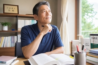 56歳で行政書士の資格取得は無謀？ 一度落ちた会社員男性に、佐藤優が教える合格への勉強法