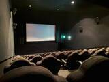 「「映画館自体が怖くなった」隣の席の“生乾き男”に執拗に攻撃された20代女性を救った“ある人物の一言”」の画像1