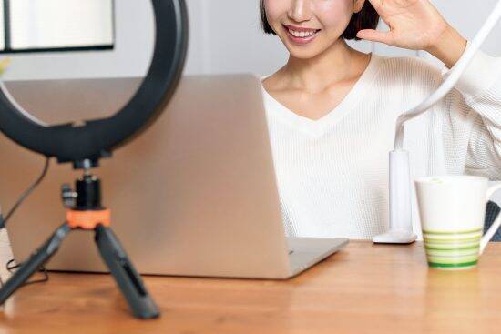 「『次はホテルに行きたい』と囁かれ…」女性ライバーへの投げ銭で“1250万円失った”46歳男性の末路