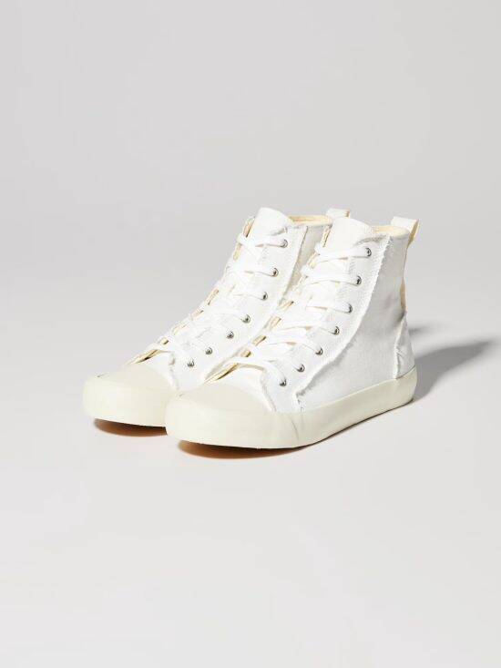 GUの最新コラボ「完成度高く作られた超コスパアイテム」「高級感と着まわしやすさを両立」買い逃してはいけない“5つの傑作”