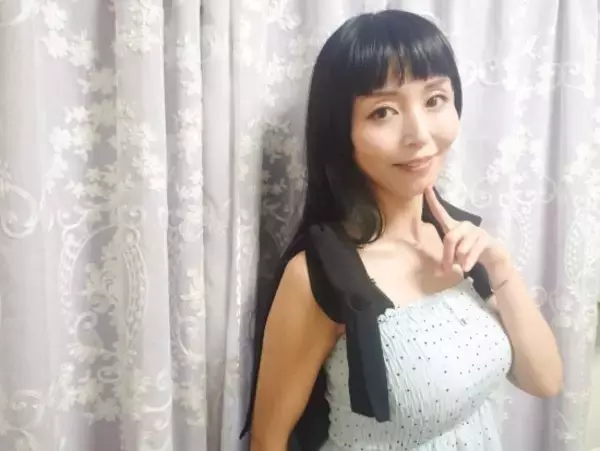 「乳がんで両胸全摘も「1ヶ月で撮影復帰」。LA拠点の日本人トップセクシー女優（44）が死の恐怖より仕事を優先したワケ」の画像