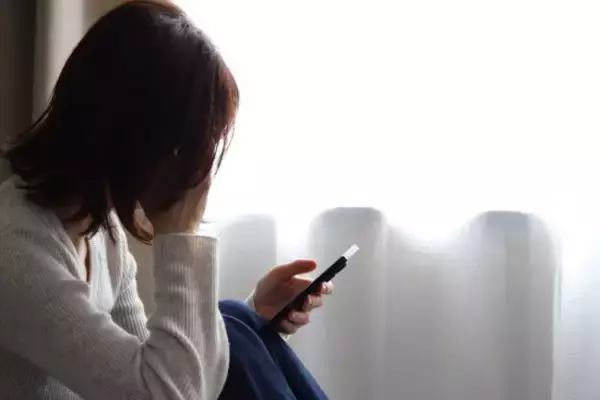 「「詐欺で200万円損失」もむしろ高まった投資熱…株式投資にのめり込んだ女性の現在」の画像
