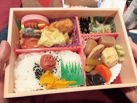 『孤独のグルメ』原作者が国技館で“本家・幕の内弁当”を食べてみた結果…一番印象に残ったのは別のものだった／久住昌之