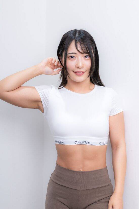 元警察官のセクシー女優が語る、デビューのきっかけ「高専時代は、どちらかと言えば陰キャでした」――仰天ニュース特報