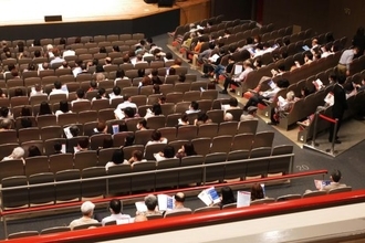 クラシックコンサートに現れる“ブラボーおじさん”に「迷惑」と批判殺到…早すぎる“大声”で余韻が台無し