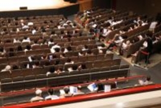 クラシックコンサートに現れる“ブラボーおじさん”に「迷惑」と批判殺到…早すぎる“大声”で余韻が台無し