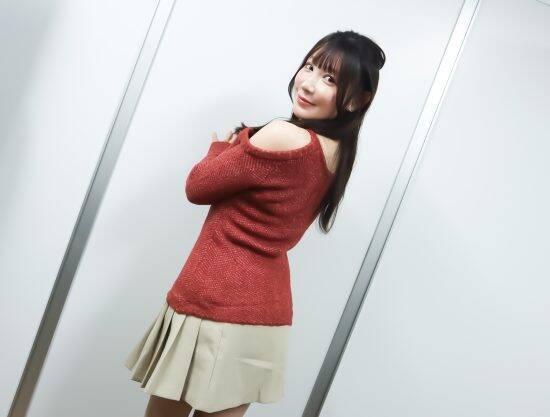 写真展で“謎の素人美女”として話題に…人気セクシー女優が語る業界のリアル「デビュー前とは印象が真逆」