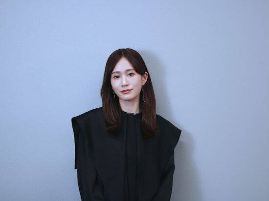 「傷ついたら自分のせい」前田敦子（34）が語る“折れない生き方”。舞台中に体に異変…救われた“大物俳優の一言”とは