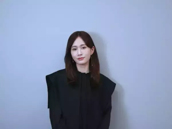 「「傷ついたら自分のせい」前田敦子（34）が語る“折れない生き方”。舞台中に体に異変…救われた“大物俳優の一言”とは」の画像