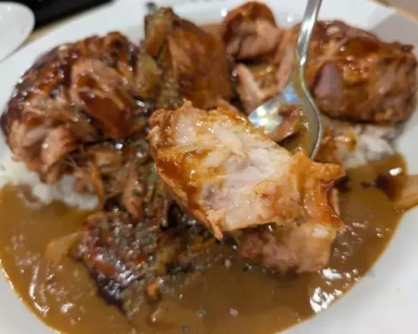 「3,000円超えの「ココイチ肉塊カレー」、SNSの絶賛コメントは本当か…実食した女性記者が「言葉を失った」ワケ」の画像