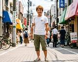 「「若く見られたい」40代男性がやりがちな「ズレている若作り」とは。余計に“老け見え”してしまうことも」の画像1