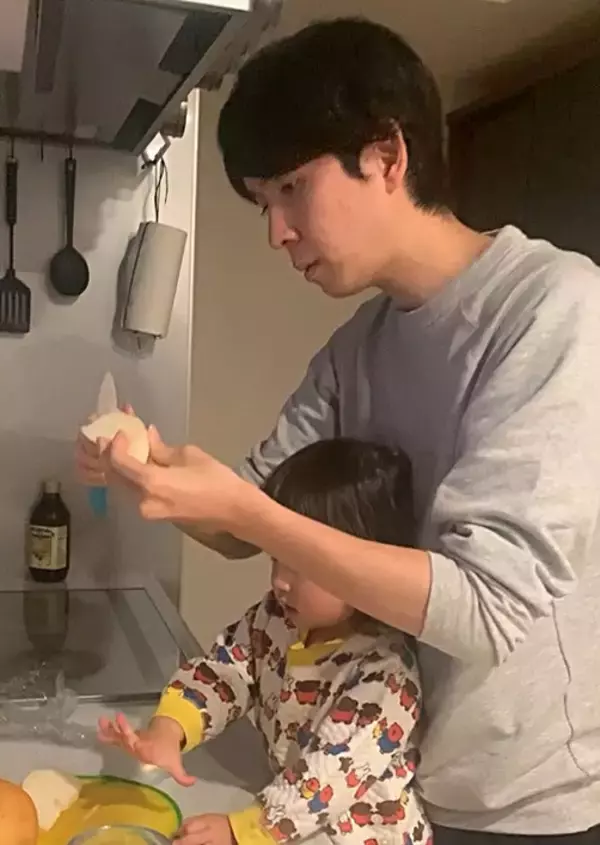 「「妻が家事をする必要はない」深夜残業に疲弊した34歳元広告マンが、フリーランス兼主夫になって見つけた“生きやすさ”」の画像