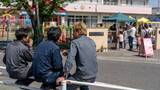 「「お前らの敷地じゃねえだろ」幼稚園の隣で路上喫煙する“コワモテの3人組”を追い払った先生の一言 ／全国初の路上喫煙禁止条例、実は“火傷防止”が大きな目的だった」の画像1