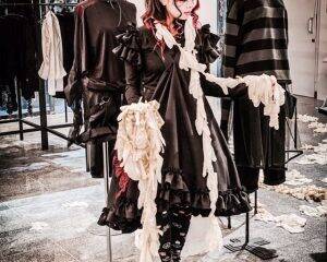 高齢化で廃業する業者も…「金魚を愛する女性」が“金魚離れ”を解消するために始めた挑戦「派手な服装はキャラ作りではない」