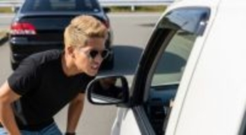 “まるで獲物を狙う”あおり運転してきた運転手が顔面蒼白。事故を起こして警察に捕まるまで――年末年始ベスト