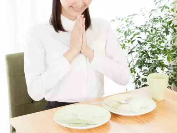 「飲食店で『ごちそうさま』って言わなきゃダメ？」Xで炎上した主張が間違っているワケ。「ちそう」の本当の意味とは