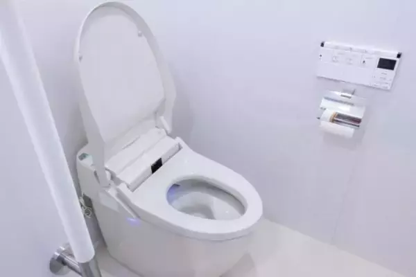 「「何も買わず、お礼も言わず、ゴミは放置、長時間出てこない」コンビニ店員が激怒した“トイレのマナー違反”」の画像