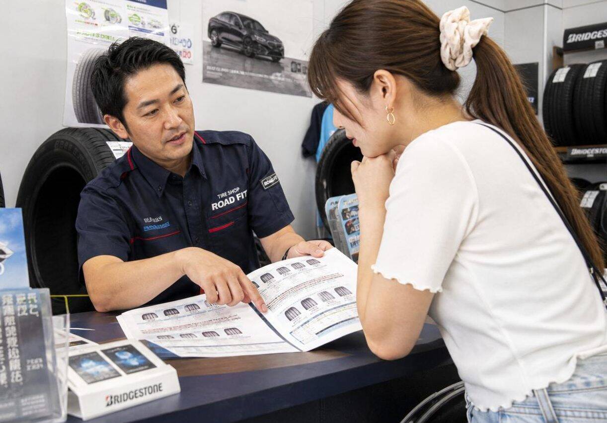 元ディーラー営業マンが「安いタイヤと高いタイヤの違い」を暴露。タイヤ代を“ケチった”スポーツカーは悲惨な末路／高速道路で一番多いトラブルは何なのか調べてみた