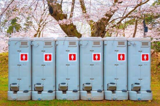 花見のトイレ問題、100人以上の行列に「もう無理」。“草むらでする人”続出で地獄絵図に…トイレが借りれるキーワード集も