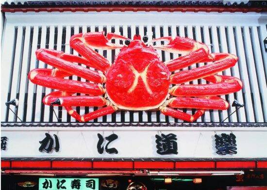 道頓堀「かに看板」、実は色や動き方が進化していた。60年以上愛される“大阪名物”誕生の裏側
