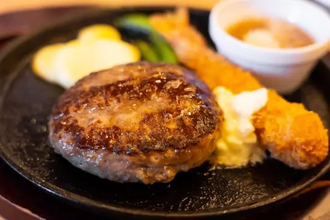 ファミレスに“女子大生バイト目当て”の迷惑客が…撃退した店長が後悔した「まさかの理由」――仰天ニュース特報