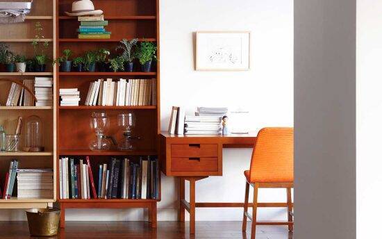 本棚は「本を詰める」か「雑貨を飾る」かの二択じゃない。おしゃれに見せる基本ルール