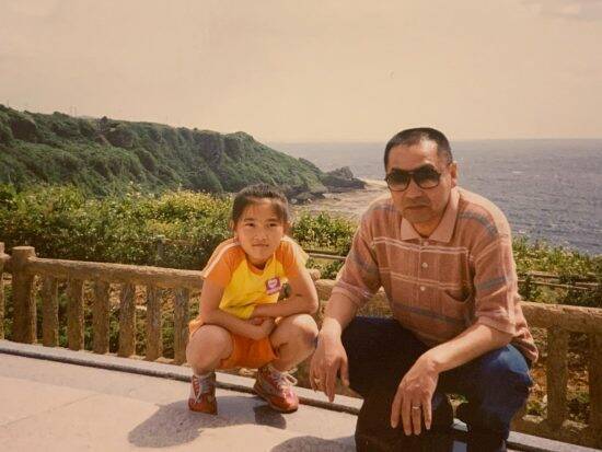 35歳「元女子」トランスジェンダー男性を直撃。「この体を離れたい」幼少期の“自殺未遂”と人生を変えた“父の一言”とは