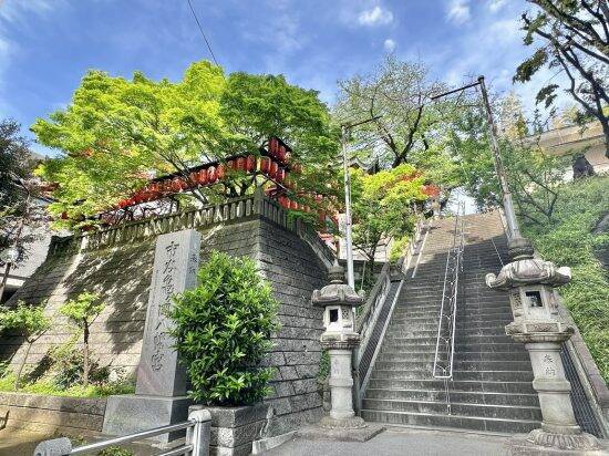 『推しの子』ロケ地がまさかの不法占拠？市ヶ谷駅前のシンボル「都会の釣り堀」が60年も存続できる深いワケ