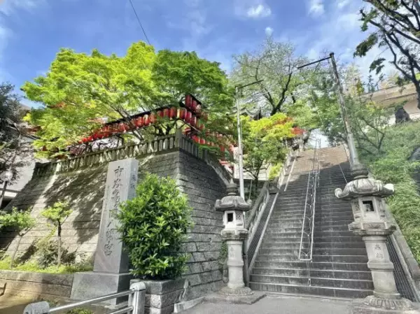 「『推しの子』ロケ地がまさかの不法占拠？市ヶ谷駅前のシンボル「都会の釣り堀」が60年も存続できる深いワケ」の画像