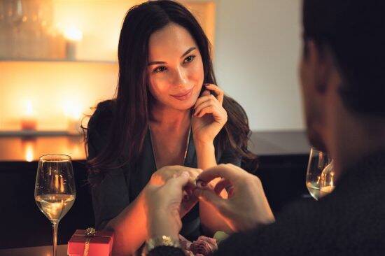 息子に婚約者を紹介され、父親の「心臓が跳ね上がった」ワケ。「向こうは気づいているのか…眠れない日が続いています」