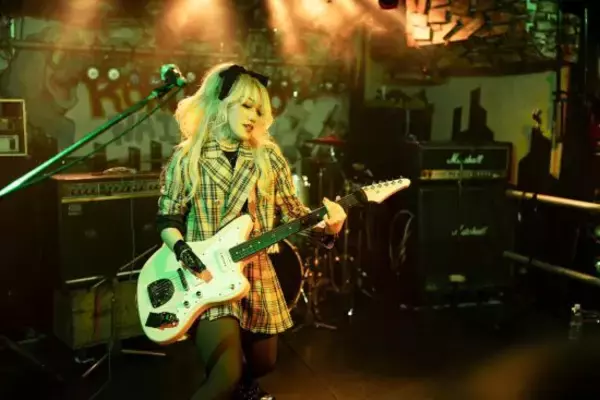 「「右手がないことが理由ならまだ納得」“義手のギタリスト”がオーディション落選時に直面した“解せない理由”――仰天ニュース特報」の画像