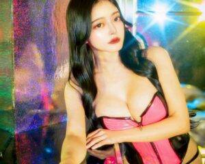「1500万円」を豊胸と整形に投じた女性の壮絶な半生。“完成のない”美しさを手に入れたいワケとは