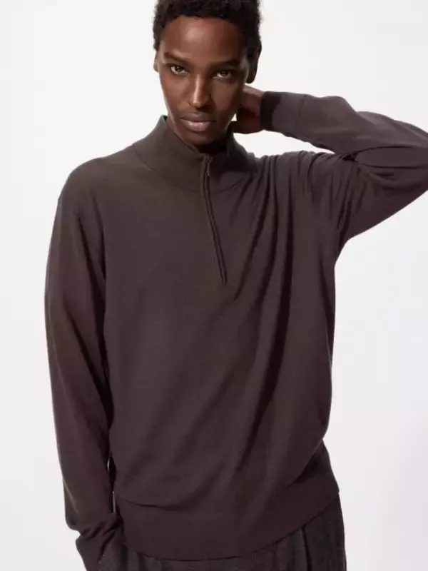 「ユニクロのニット「激安価格で高クオリティ」コスパが高すぎた“8つの傑作アイテム”」の画像