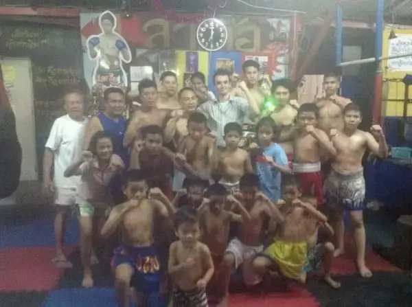 「3ヶ月の猛勉強で医学部合格。“元不良”の医師が格闘家との二足の草鞋を続けるワケ「3日連続当直、仮眠2時間でも練習は休まない」」の画像