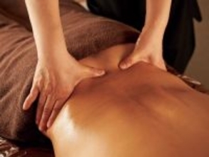 「来週タイに帰る」観光ビザで入国し“月収100万円”稼ぐ女性たち。潜入記者が目撃した違法メンズエステの裏側